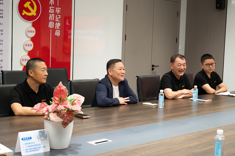 福建省工信厅、市科协领导莅临福州英诺科技指导慰问